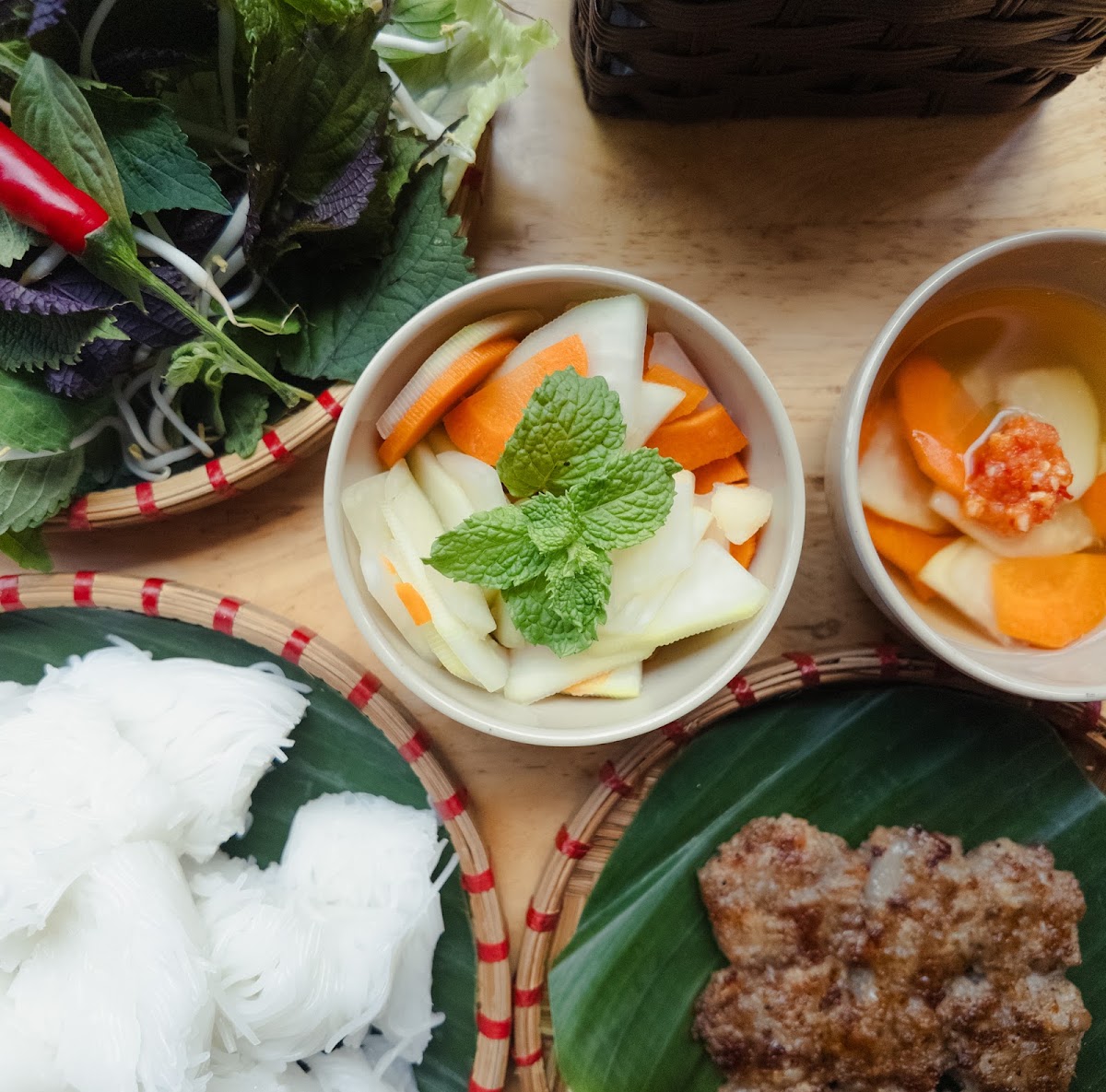 Review địa điểm Bánh Cuốn Thịt Nướng Ông Ánh 1962 - Bún Chả Hà Nội trên Google Maps