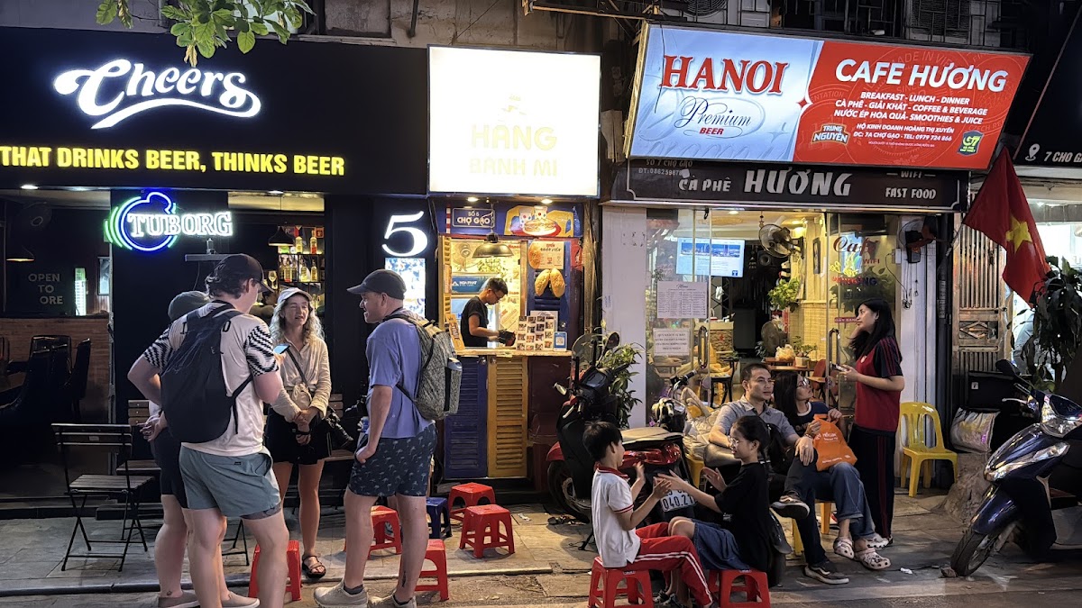 Review địa điểm Hàng Bánh Mì (Hang Banh Mi) trên Google Maps
