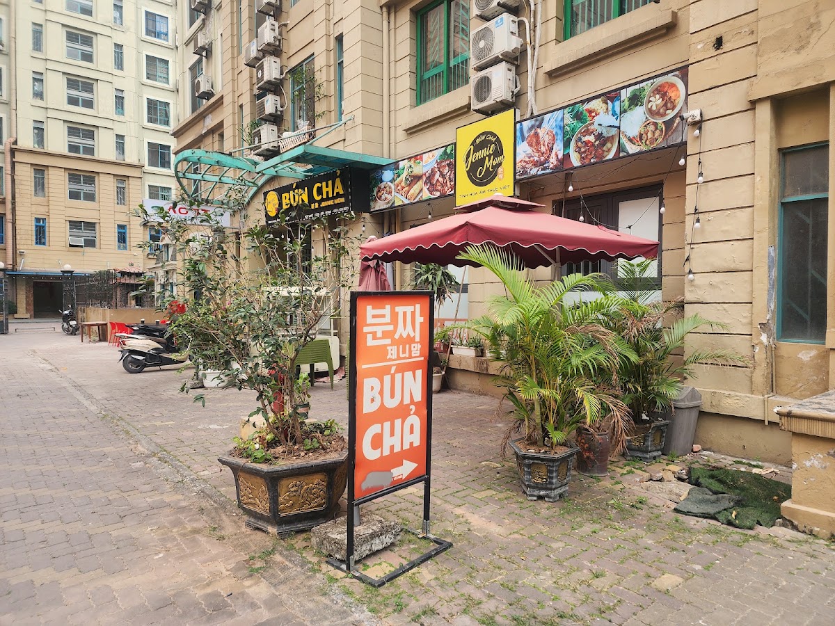 Review địa điểm Bún Chả Jenniemom trên Google Maps