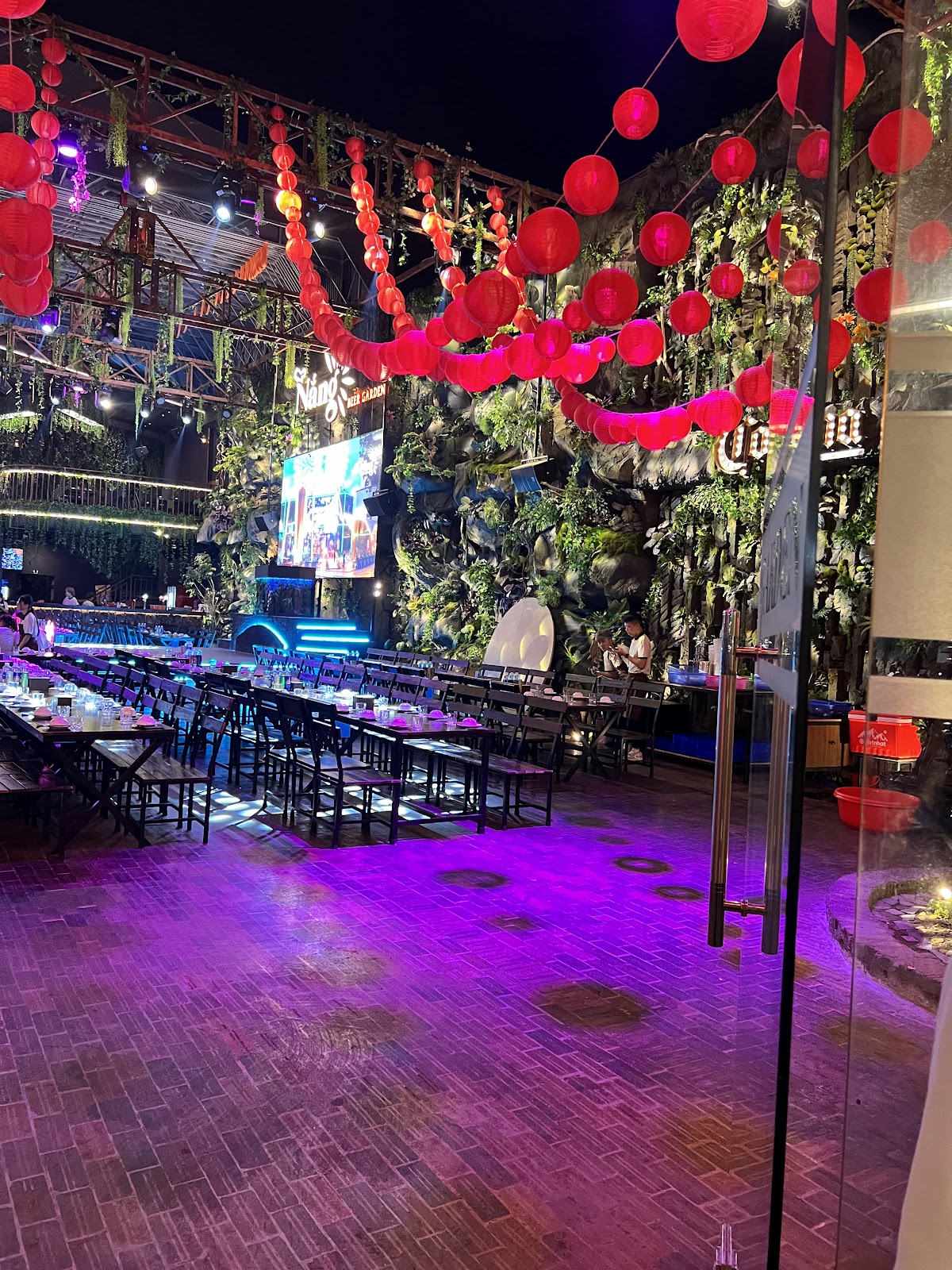 Review địa điểm Nắng Beer Garden trên Google Maps