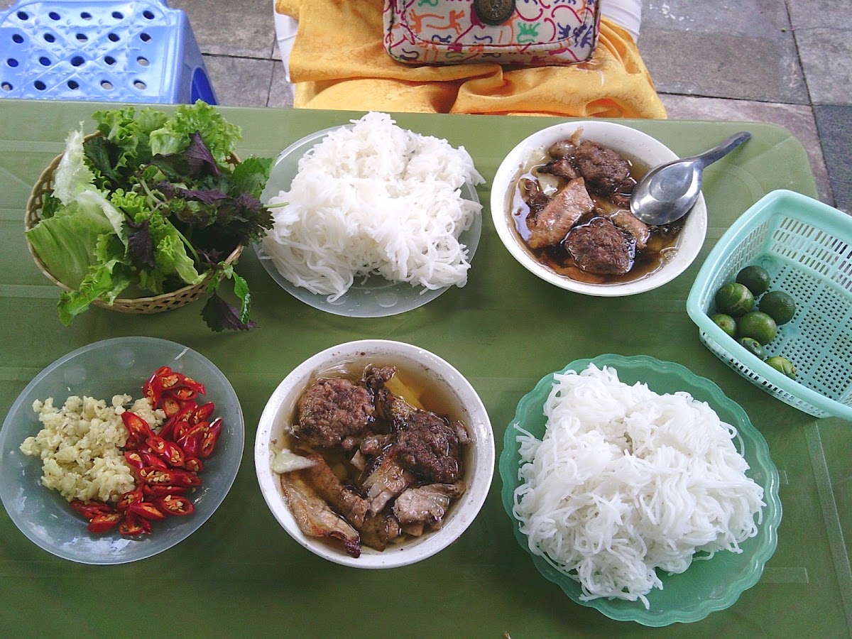 Review địa điểm Bún chả Bà Thanh trên Google Maps