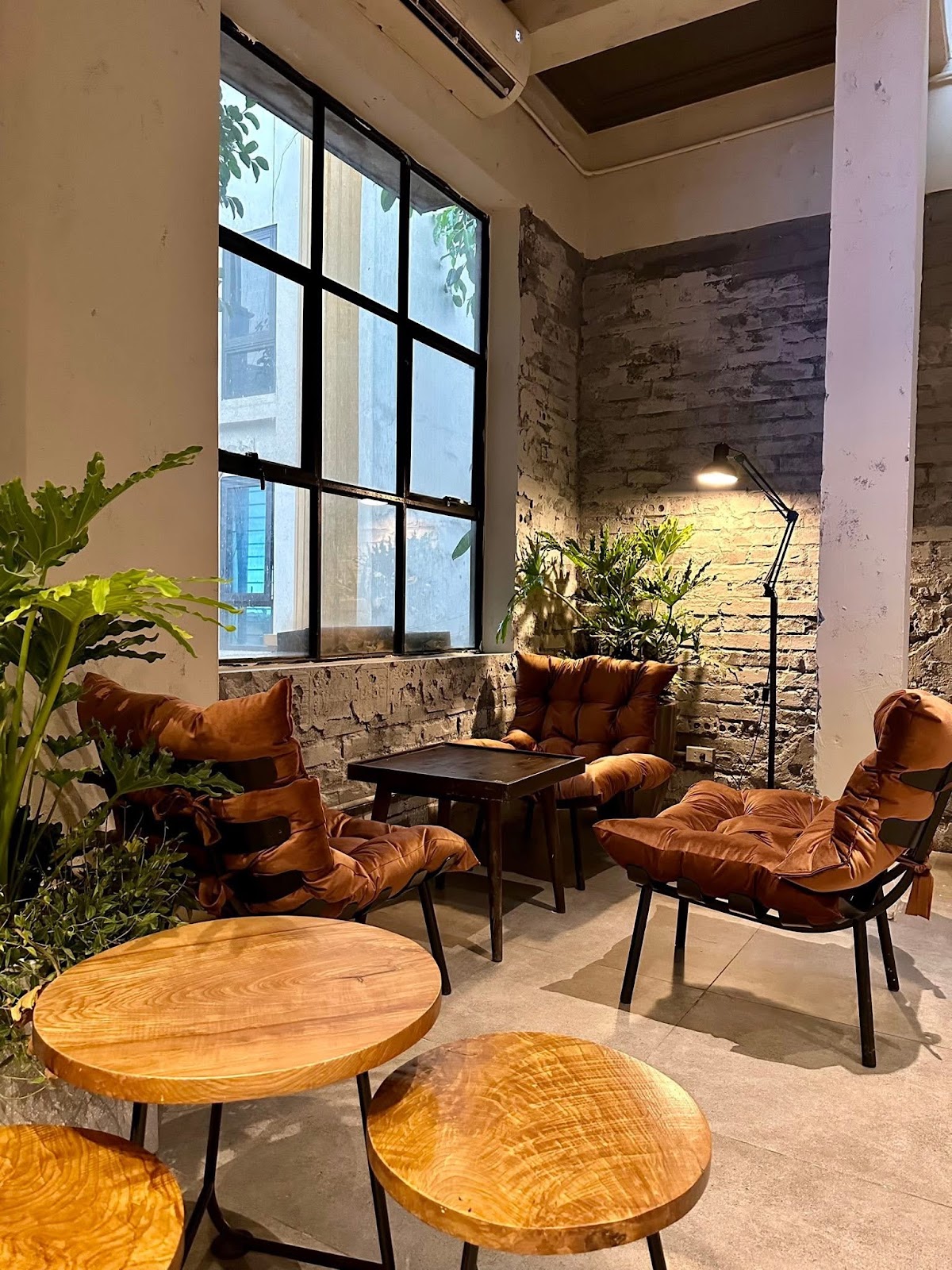 Review địa điểm NUcafe Quán Thánh trên Google Maps